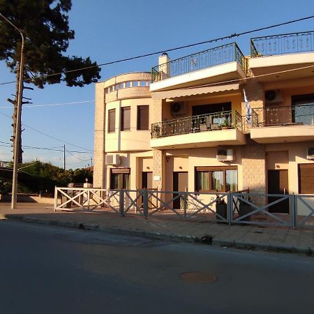 John'S Apartments Неа-Миханиона Экстерьер фото