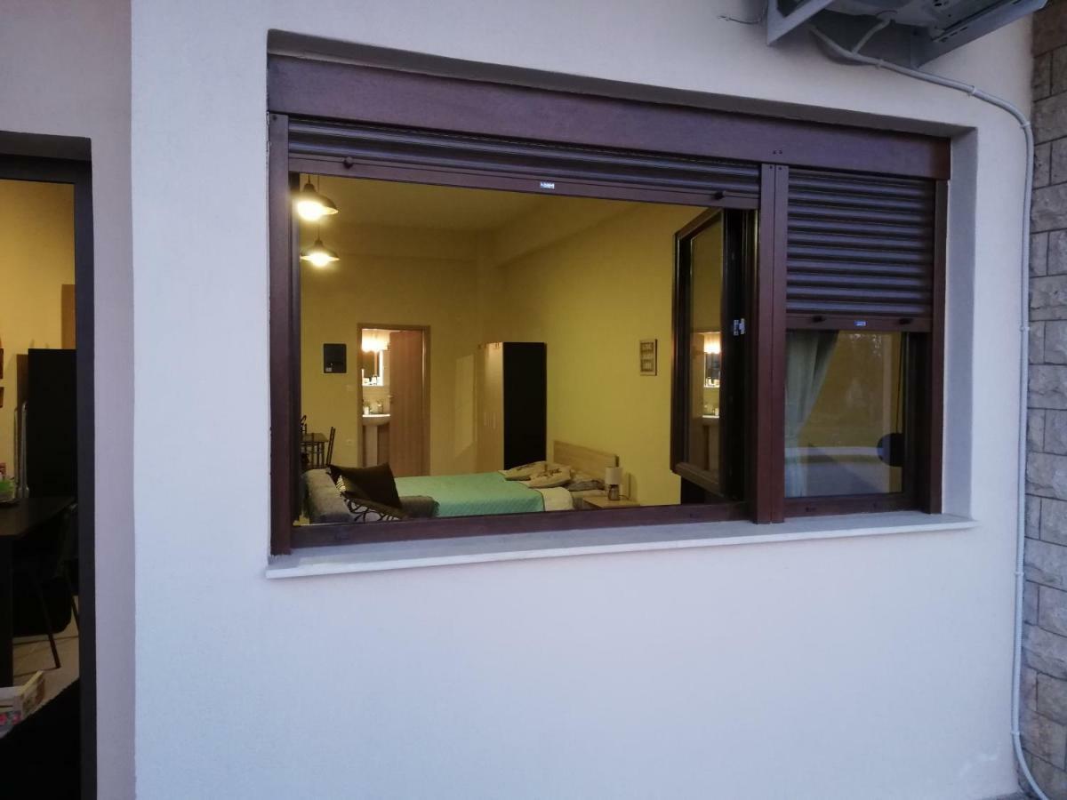 John'S Apartments Неа-Миханиона Экстерьер фото